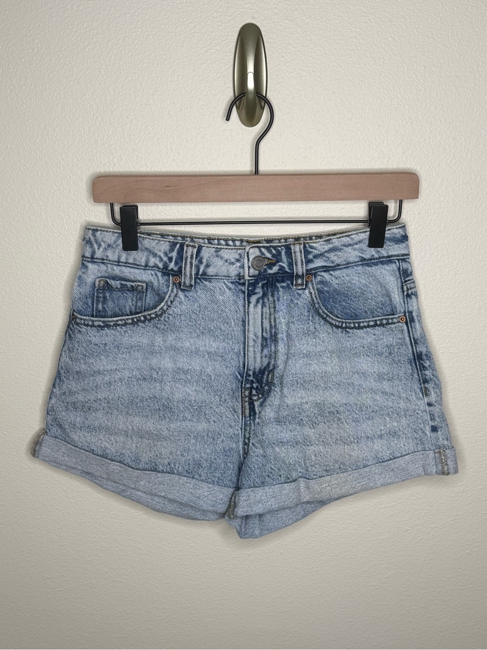 PacSun Women's Acid Wash Blue High-Rise Rolled Hem Mom Shorts Denim Size 26